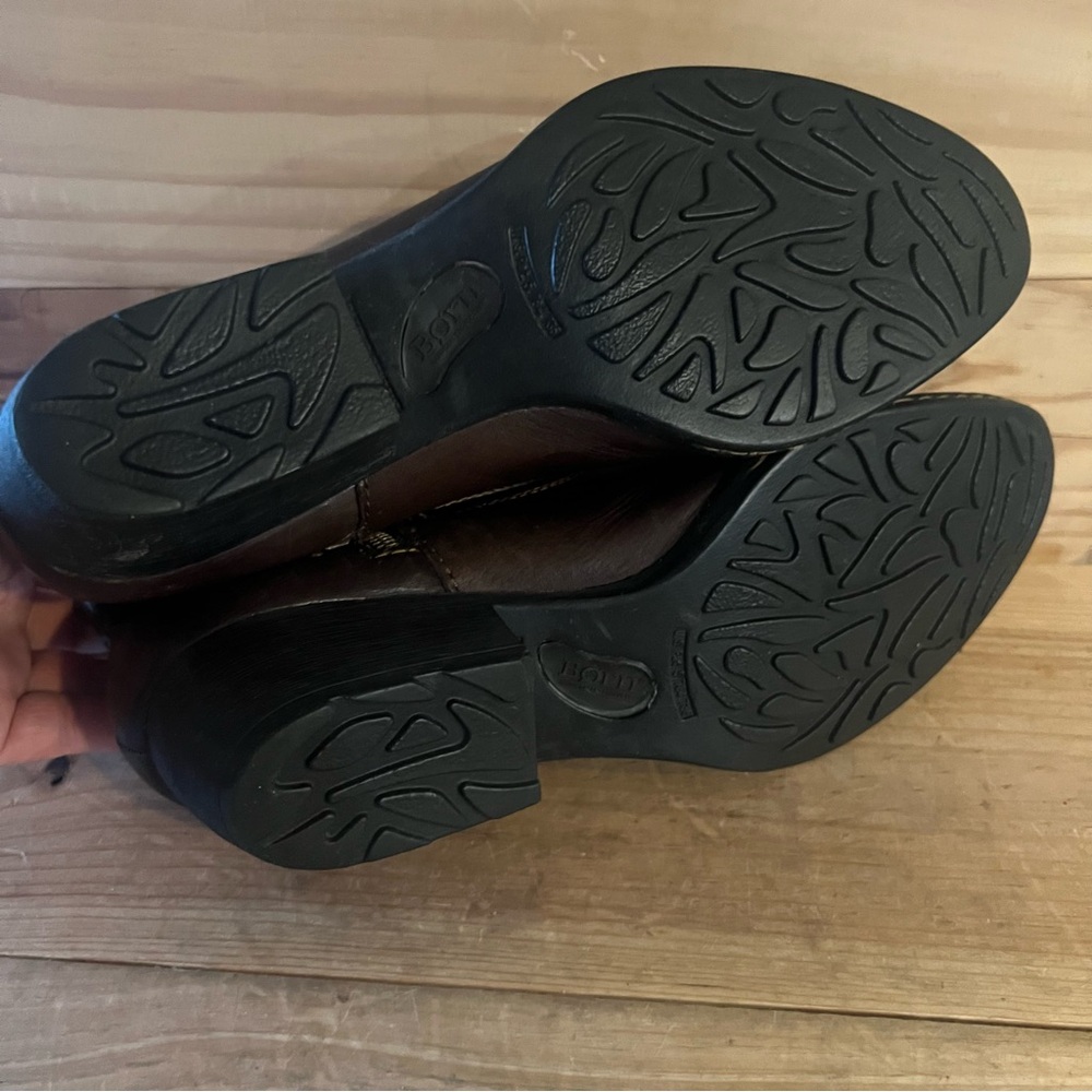 Born Chocolate Brown Leather Grommet Western Ankle Booties size 9 - Picture 6 of 13